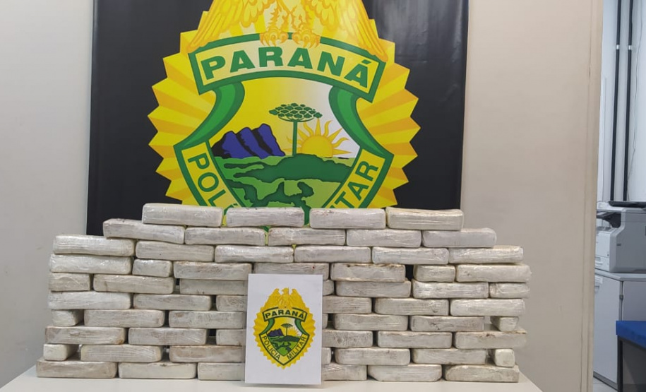 Mais de 48 quilos de crack são apreendidos pela PM e cinco pessoas acabaram presas em Curitiba
