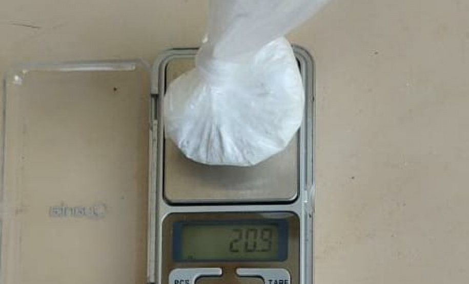 Agentes da PECO impedem entrada de drogas aos presos em tubos de creme dental