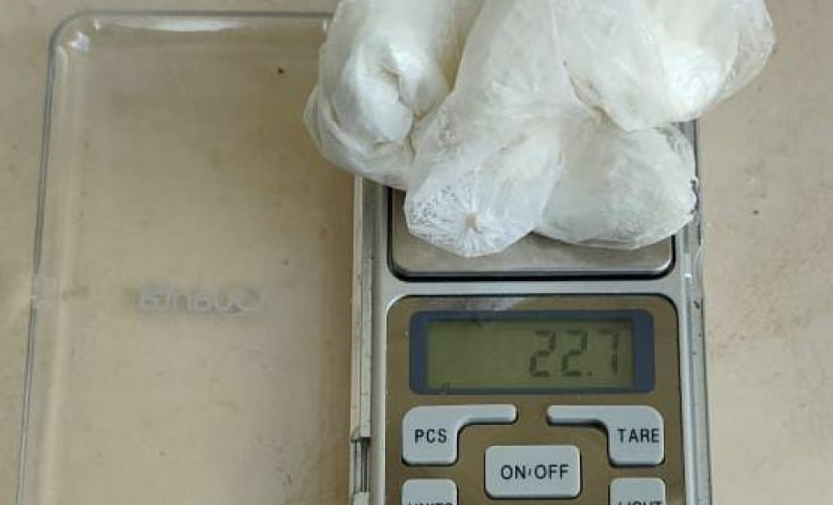 Agentes da PECO impedem entrada de drogas aos presos em tubos de creme dental