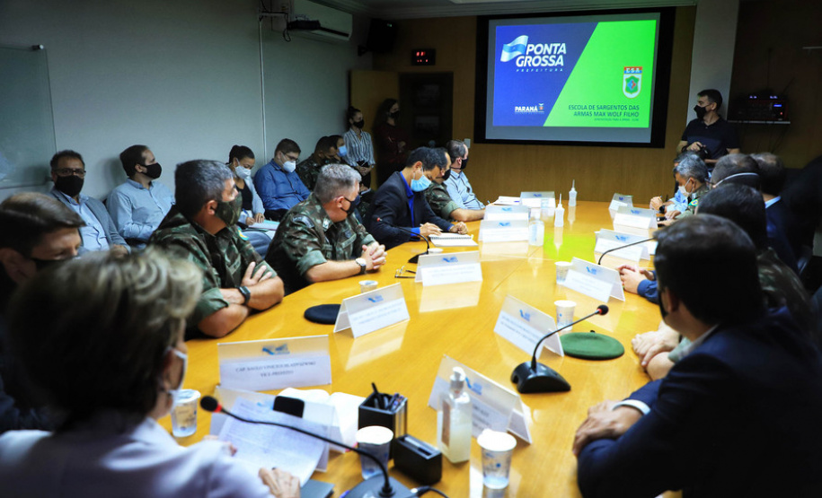 Exército vistoria área em Ponta Grossa que pode sediar Escola de Sargentos das Armas