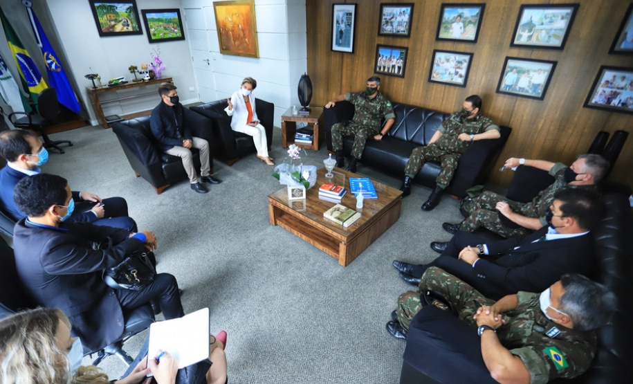 Exército vistoria área em Ponta Grossa que pode sediar Escola de Sargentos das Armas