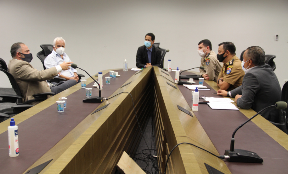 Secretário Marinho recebe deputado Artagão e prefeito de Guarapuava