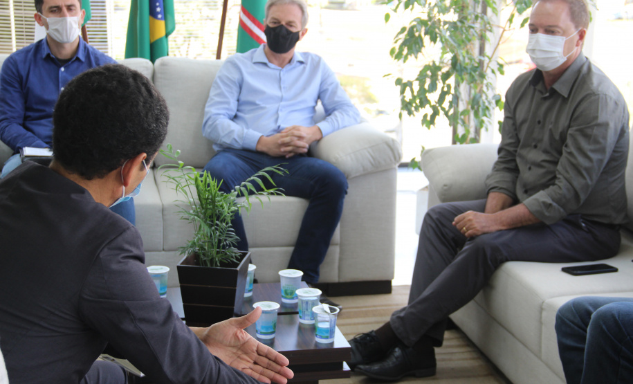 Secretário da Segurança Pública reúne-se com prefeito e vice-prefeito de Colombo