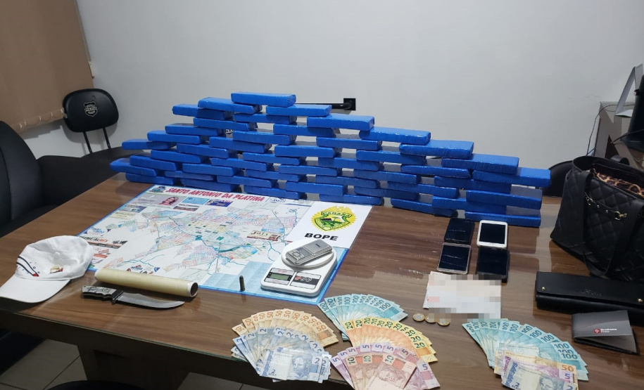 BOPE prende trio e apreende 20 quilos de maconha, um carro e quase R$ 33 mil no Norte Pioneiro
