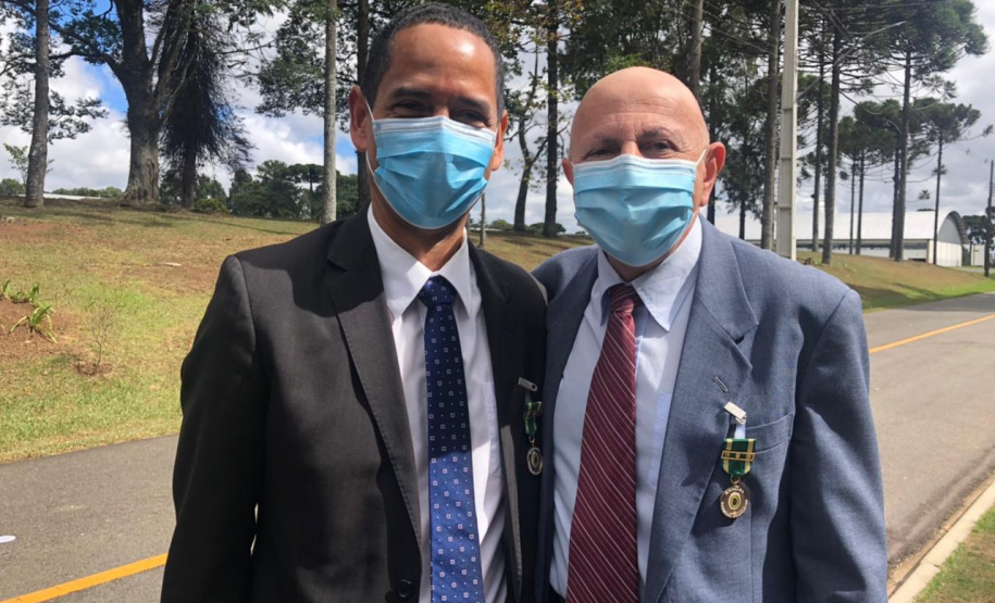 Secretário da Segurança Pública recebe medalha do Exército Brasileiro