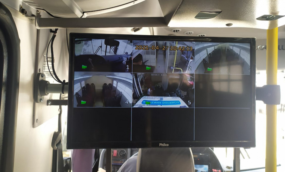 Paraná recebe do governo federal mais dois ônibus adaptados para transporte de presos