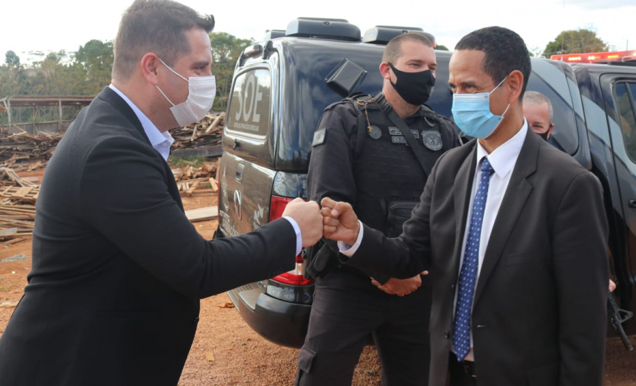 Secretário da Segurança Pública faz reunião com integrantes das forças de segurança e visita a unidades em Ponta Grossa