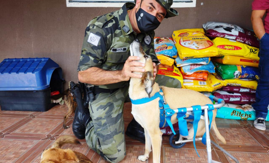 Doações arrecadadas pelo Batalhão Ambiental são entregues a famílias e instituições