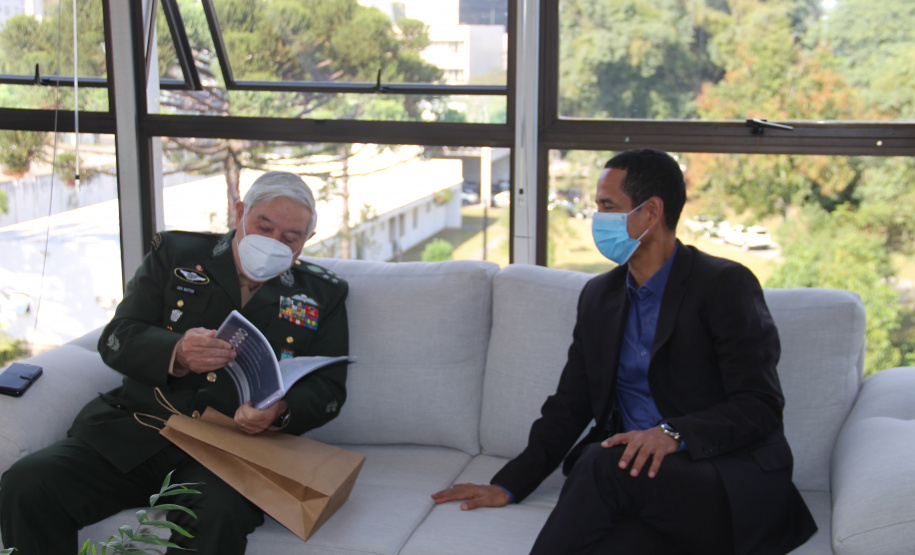 Ministro do STM visita Secretaria da Segurança Pública para estreitar parcerias