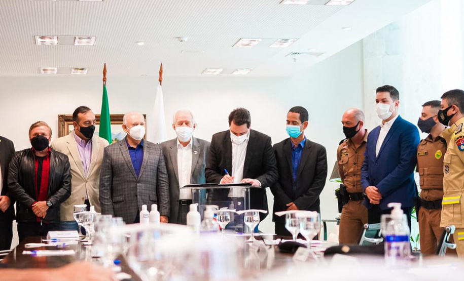 Governador autoriza promoção e diária extrajornada para policiais militares