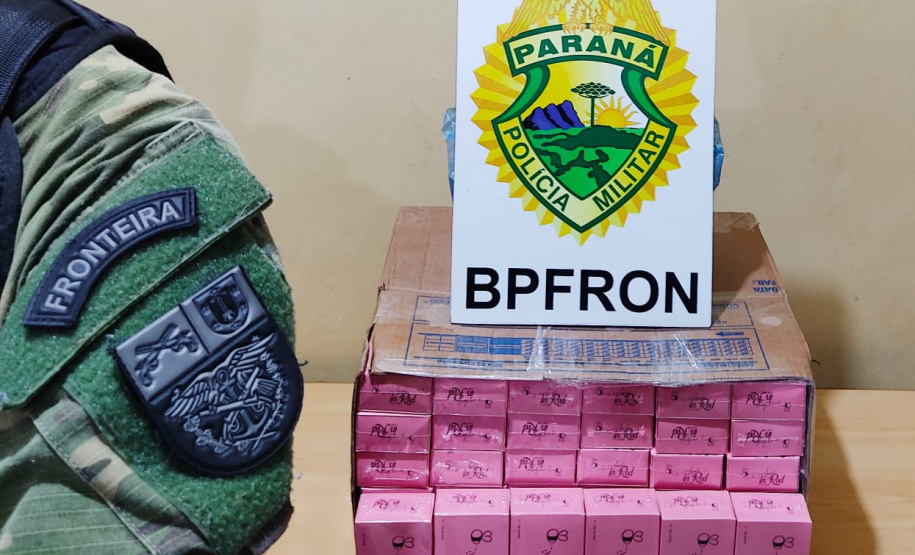 Passageiro com 22 celulares contrabandeados escondidos no corpo é abordado pelo BPFron em Cascavel (PR)