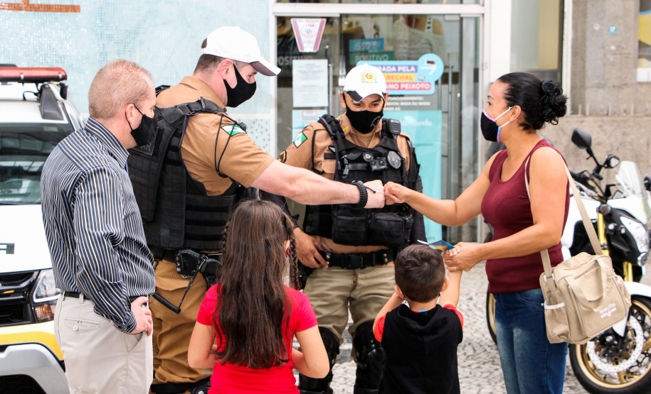 PM promove blitzes educativas e conscientização no trânsito durante todo o mês