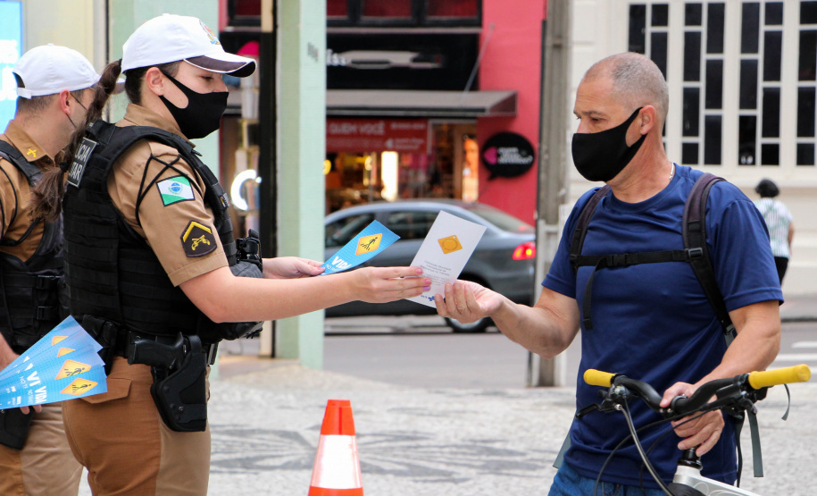 PM promove blitzes educativas e conscientização no trânsito durante todo o mês
