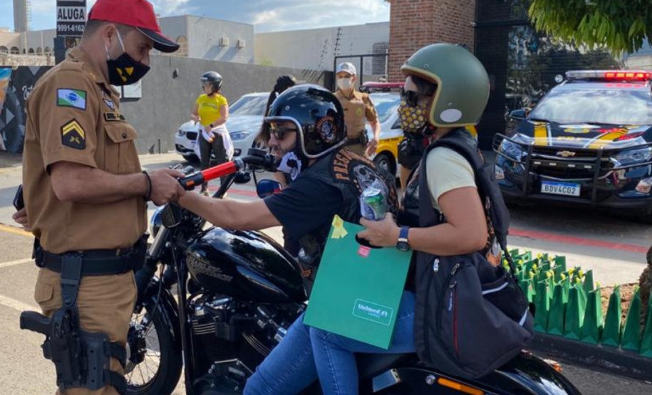 PM promove blitzes educativas e conscientização no trânsito durante todo o mês