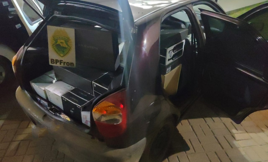 Operação Hórus: Na região fronteiriça do estado, PM apreende três veículos carregados com cigarros e bebida contrabandeados