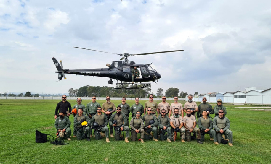 PCPR realiza treinamento aerotático com policiais civis