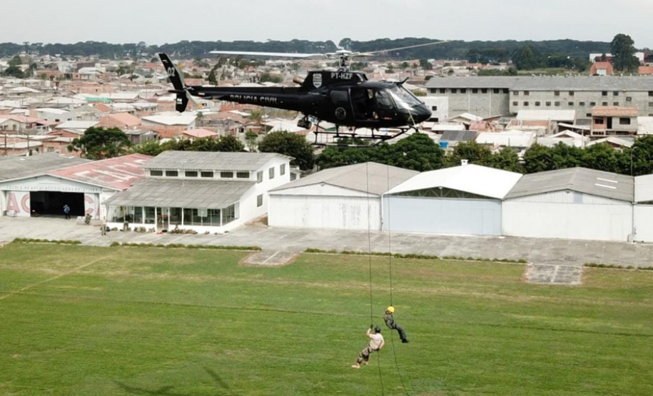 PCPR realiza treinamento aerotático com policiais civis