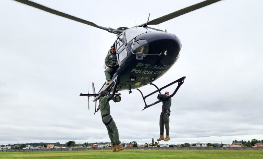 PCPR realiza treinamento aerotático com policiais civis