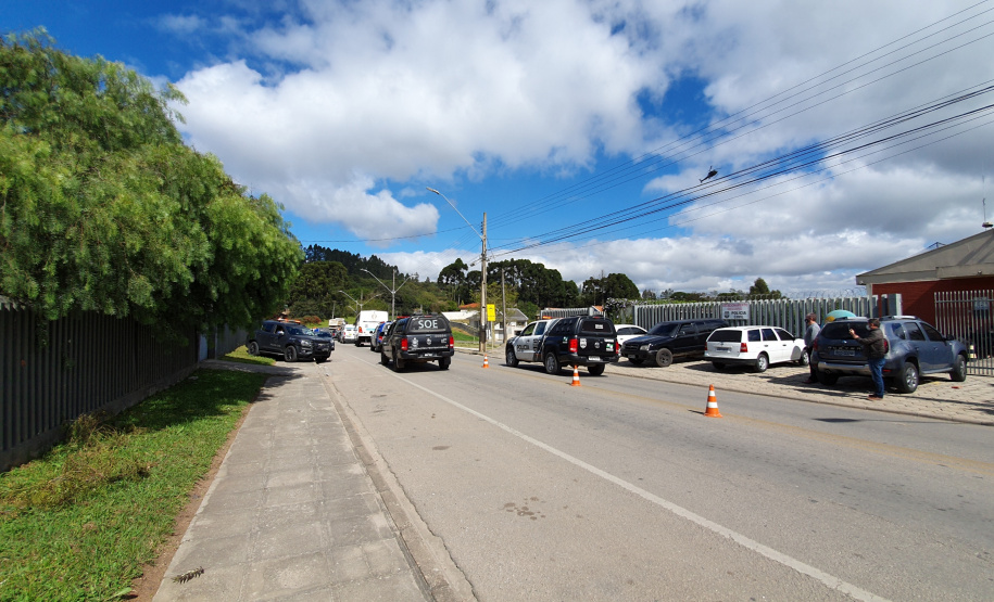 Presos da delegacia de Colombo são transferidos para o complexo penitenciário