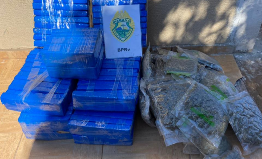 Polícia Rodoviária apreende 132 quilos de maconha em carro e ônibus de viagem, no Norte do estado