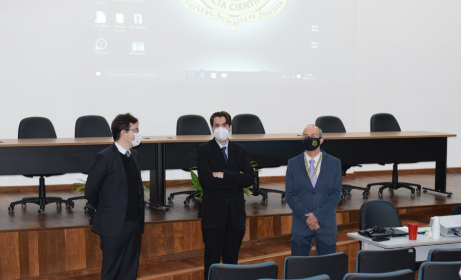 Polícia Científica do Paraná realiza capacitação para chefias de unidades do Paraná