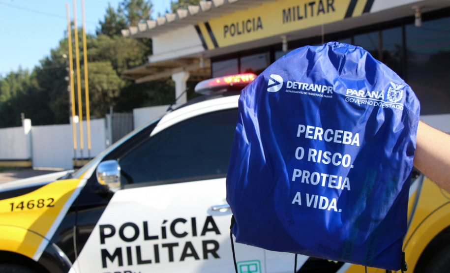Nova blitz educativa do Maio Amarelo orienta motoristas em Almirante Tamandaré