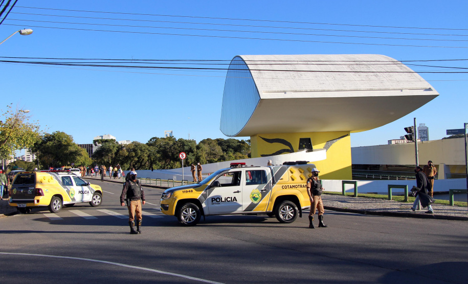 Policiais intensificam ações na Capital e flagram aglomerações em locais públicos