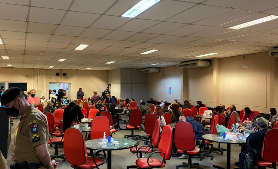 AIFU checa denúncia e flagra aproximadamente 120 pessoas idosas em barracão usado para prática ilegal de bingo
