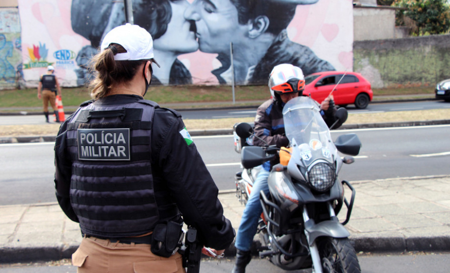 Metade dos acidentes de trânsito em Curitiba envolve motociclistas, diz estudo do BPTran