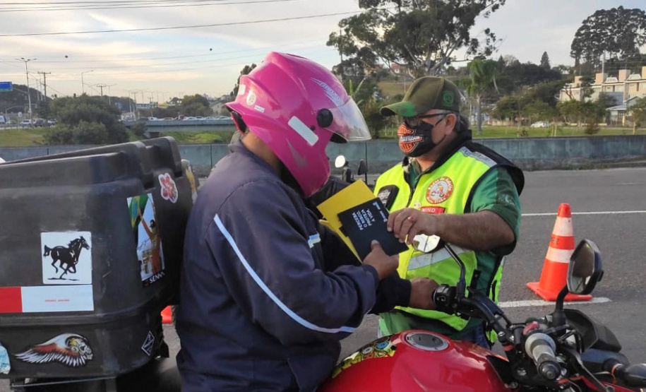 Metade dos acidentes de trânsito em Curitiba envolve motociclistas, diz estudo do BPTran