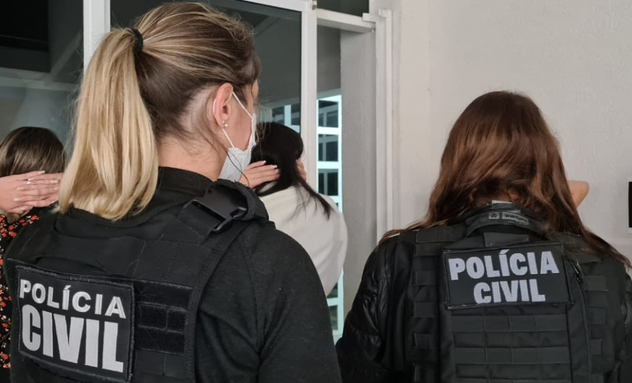 Polícia Civil prende 11 pessoas e dispersa festa clandestina em Colombo