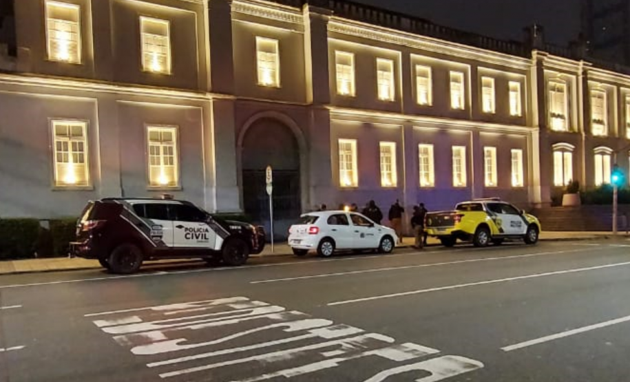 Ação Integrada de Fiscalização Urbana fecha 14 pontos comerciais em Curitiba no feriado