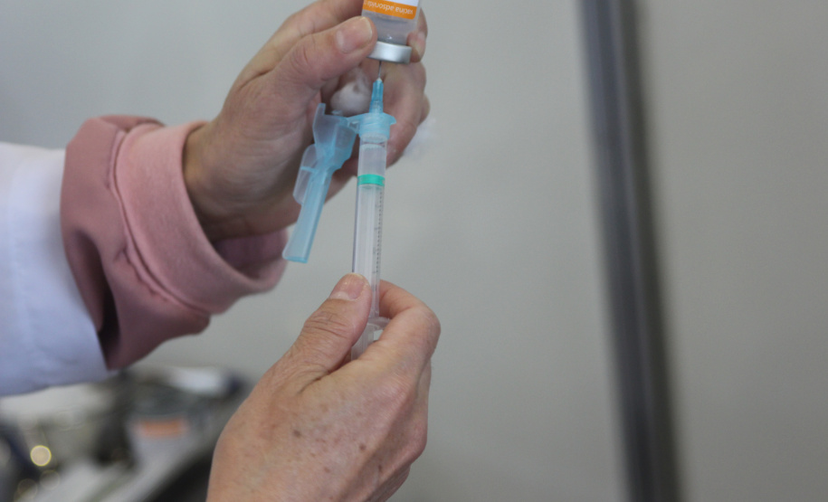 Mais de 23 mil doses da vacina contra a COVID-19 são aplicadas nas forças de segurança do Paraná