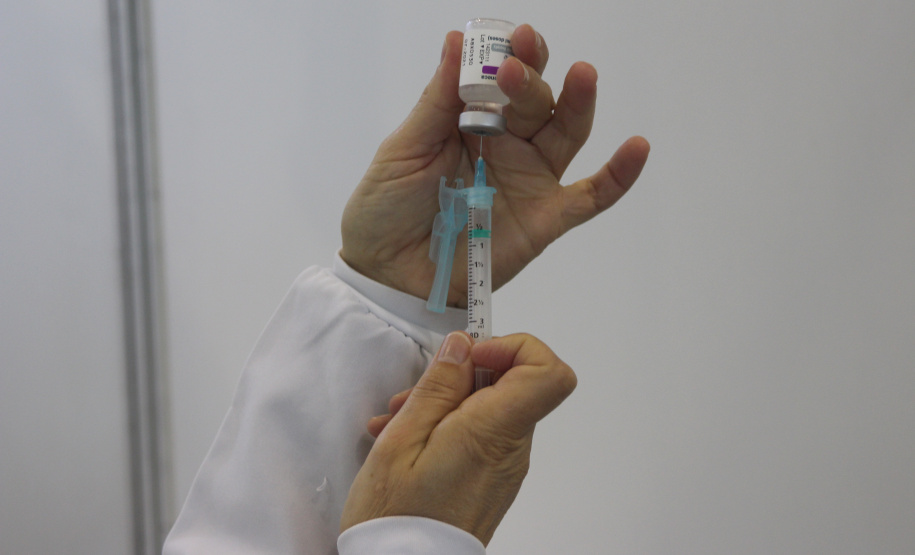 Mais de 23 mil doses da vacina contra a COVID-19 são aplicadas nas forças de segurança do Paraná