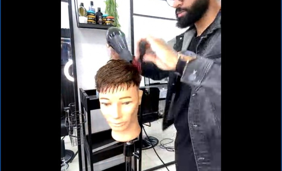 Presos da penitenciária de Cascavel participam de minicurso com barbeiro profissional