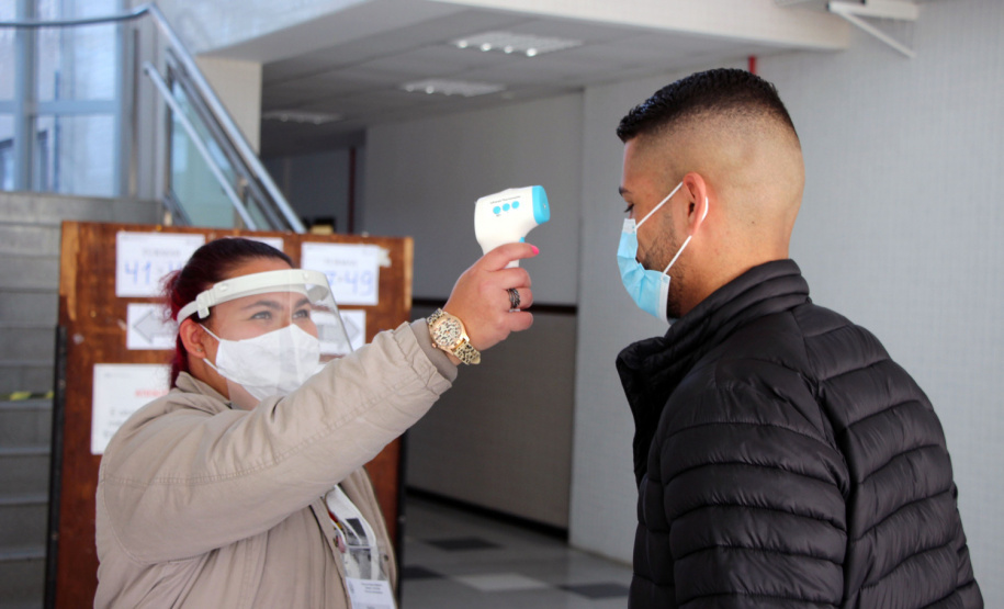 Candidatos de todo Brasil fazem o concurso da PM neste domingo