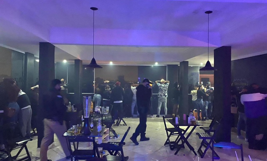 Segurança interrompe festas e dispersa mais de mil pessoas em Curitiba no final de semana