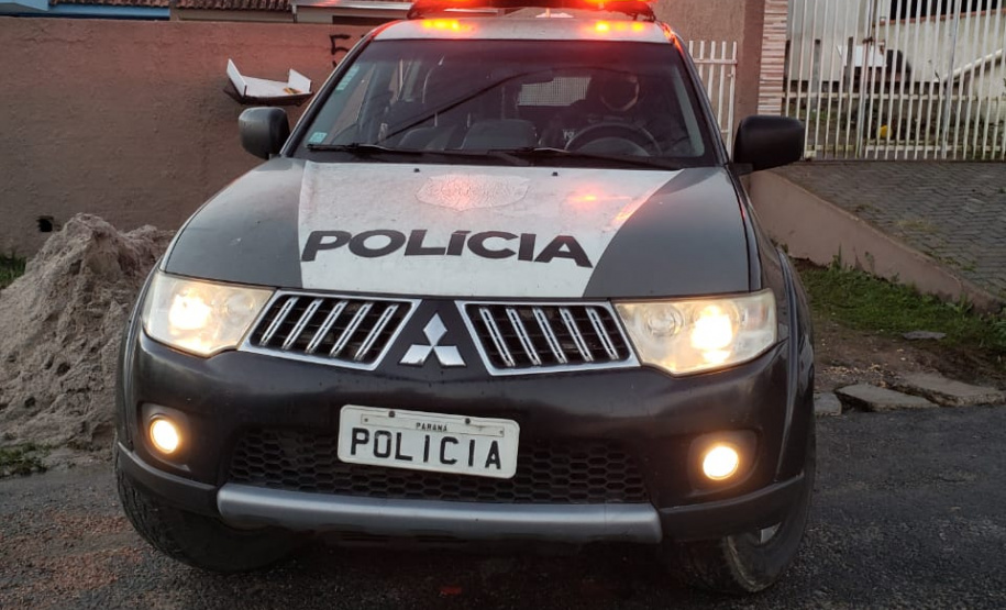 Casal com drogas e arma é preso pela Polícia Civil por tentativa de homicídio em São José dos Pinhais