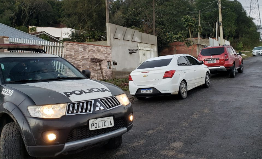 Casal com drogas e arma é preso pela Polícia Civil por tentativa de homicídio em São José dos Pinhais