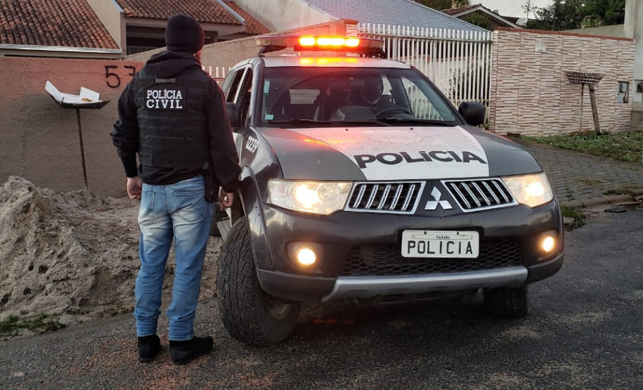 Casal com drogas e arma é preso pela Polícia Civil por tentativa de homicídio em São José dos Pinhais