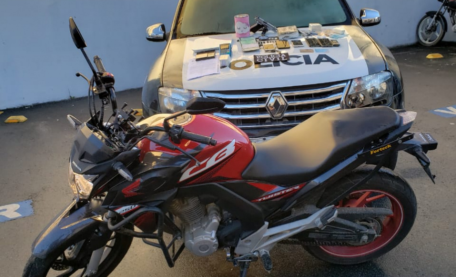 Casal com drogas e arma é preso pela Polícia Civil por tentativa de homicídio em São José dos Pinhais