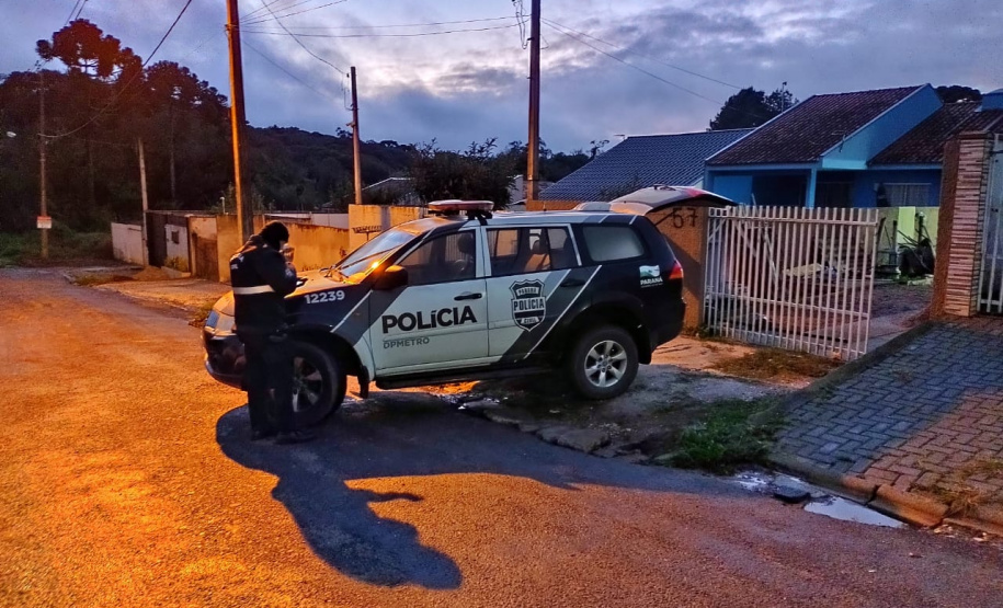Casal com drogas e arma é preso pela Polícia Civil por tentativa de homicídio em São José dos Pinhais