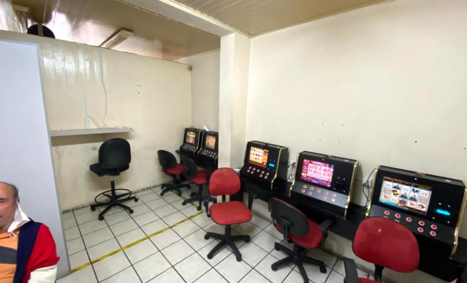 Ação policial interdita mais sete estabelecimentos comerciais em Curitiba