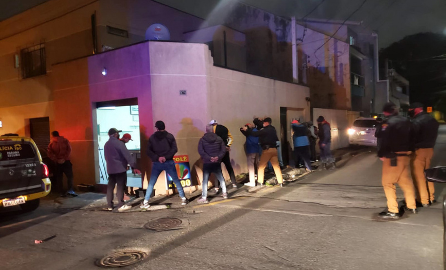 Ação policial interdita mais sete estabelecimentos comerciais em Curitiba