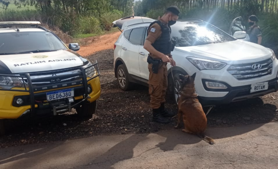 Policiais rodoviários apreendem veículo preparado para transporte de ilícitos e rádio comunicador em Santo Inácio, no Noroeste do estado