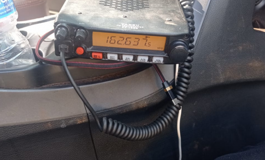 Policiais rodoviários apreendem veículo preparado para transporte de ilícitos e rádio comunicador em Santo Inácio, no Noroeste do estado