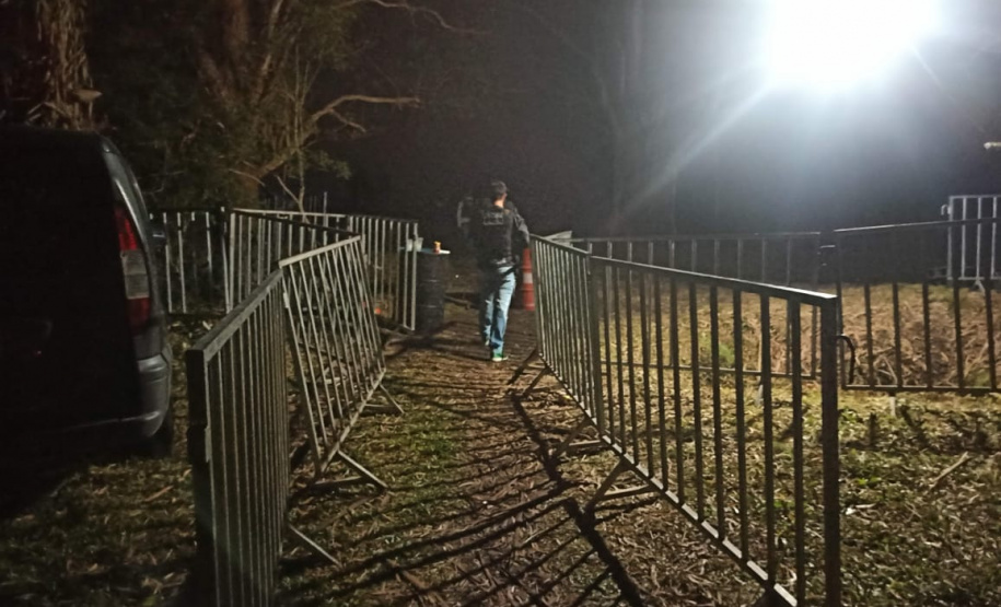 Polícia Civil dispersa festa clandestina com cerca de 200 pessoas e encaminha um dos organizadores, em Piraquara (PR)