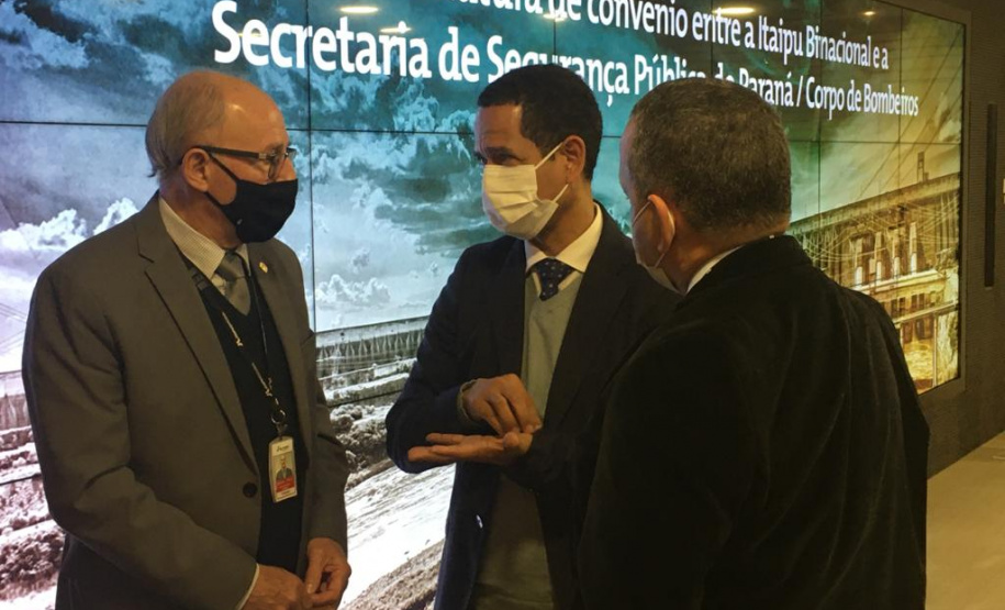 Estado e Itaipu assinam convênio de R$ 5 milhões para aquisição de caminhões para os Bombeiros