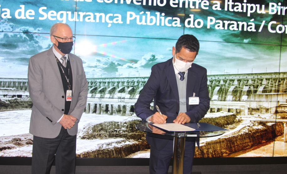 Secretário visita obras e instituições da segurança pública em Foz do Iguaçu