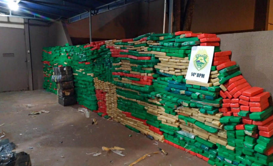 PM localiza 2,4 toneladas de maconha em Foz do Iguaçu